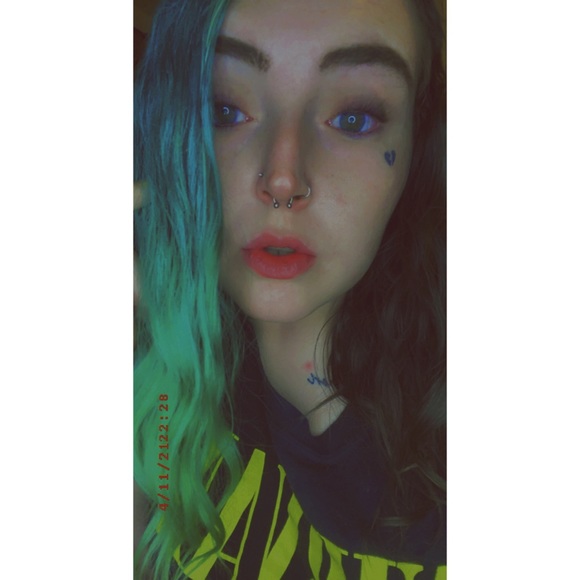 Meet your Posher, Ashley - Picture 1 of 1